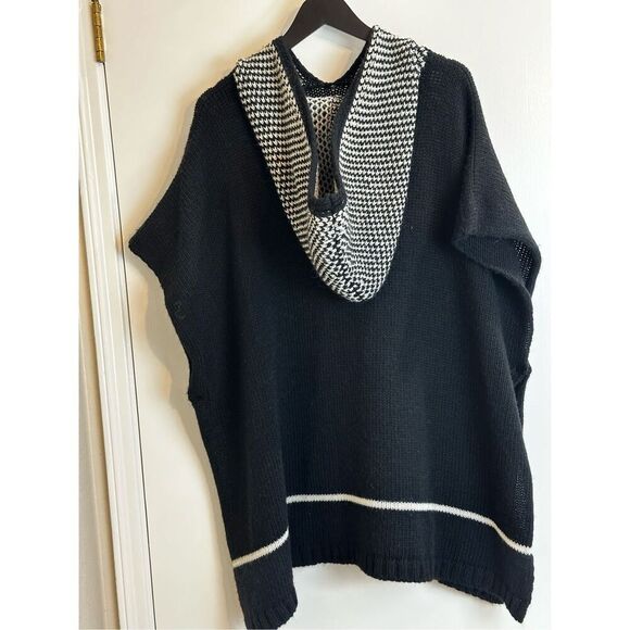 Cocogio One Size Aztec style oversize sweater poncho - Picture 7 of 9